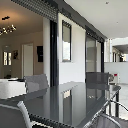 Th0 Futuristic Luxury Two Bedrooms Apartments With High-Tech Amenities Athens Exterior photo