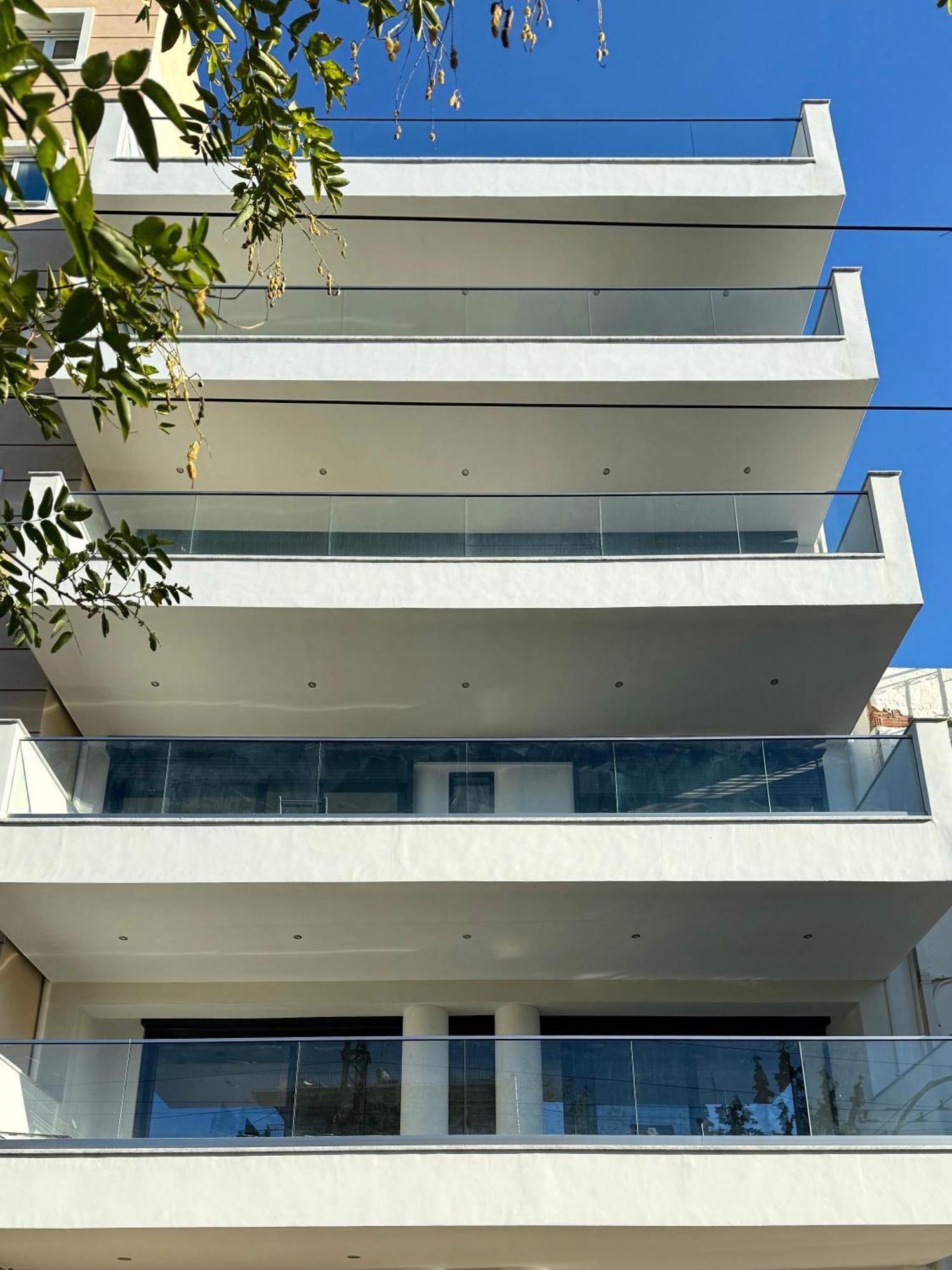 Th0 Futuristic Luxury Two Bedrooms With High-tech Amenities