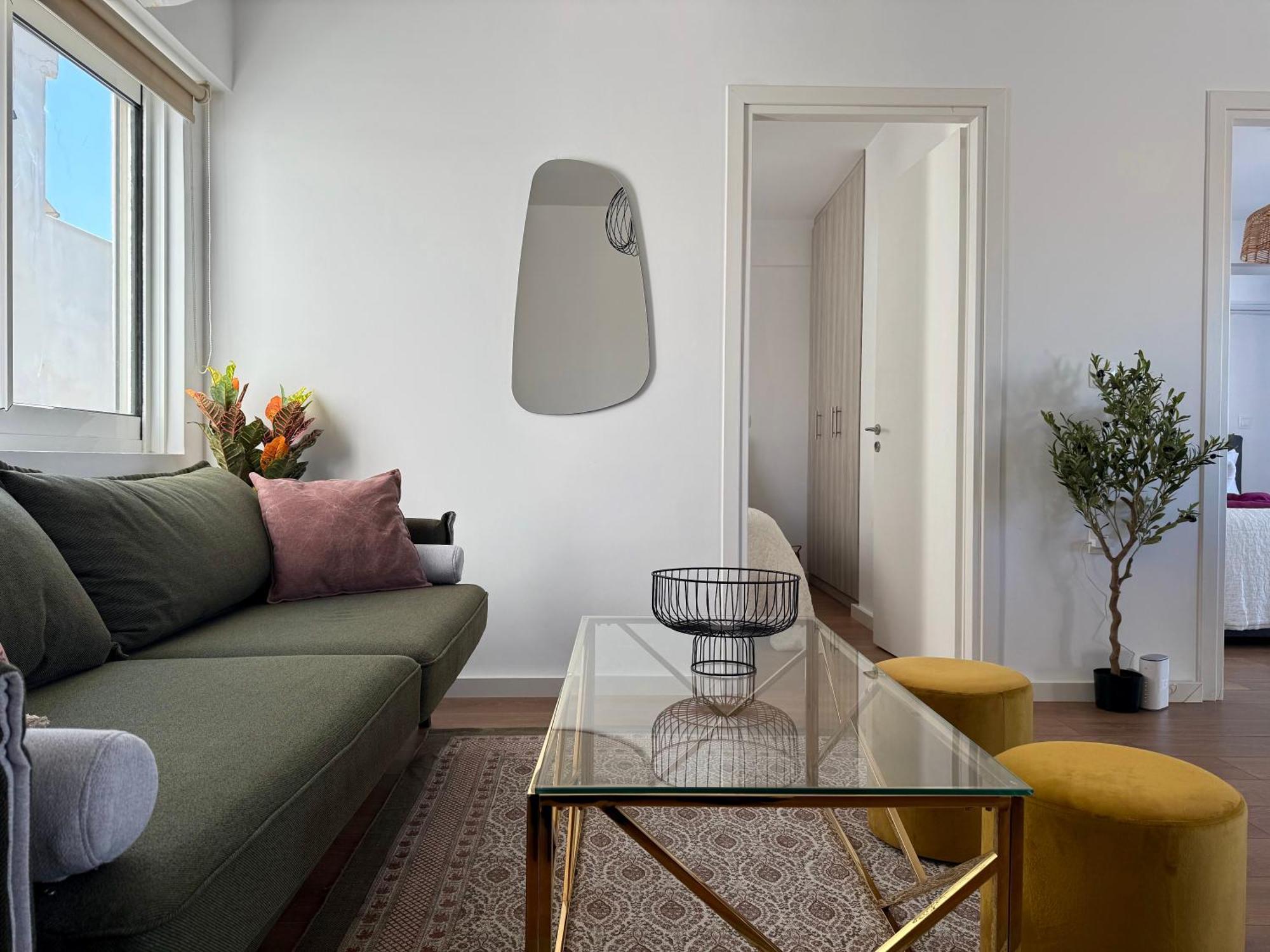 Th0 Futuristic Luxury Two Bedrooms With High-tech Amenities Apartment