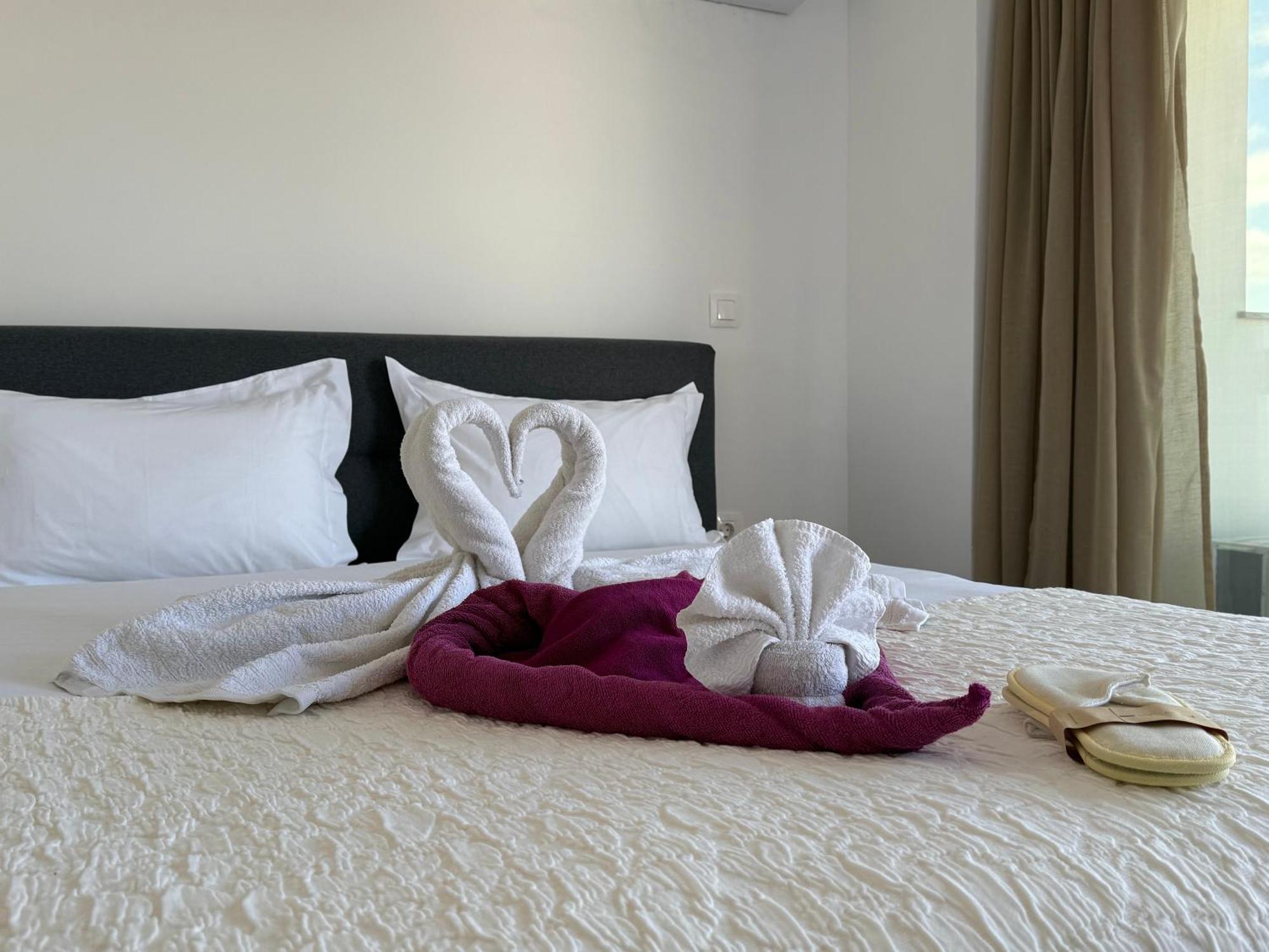 Apartment Th0 Futuristic Luxury Two Bedrooms With High-tech Amenities