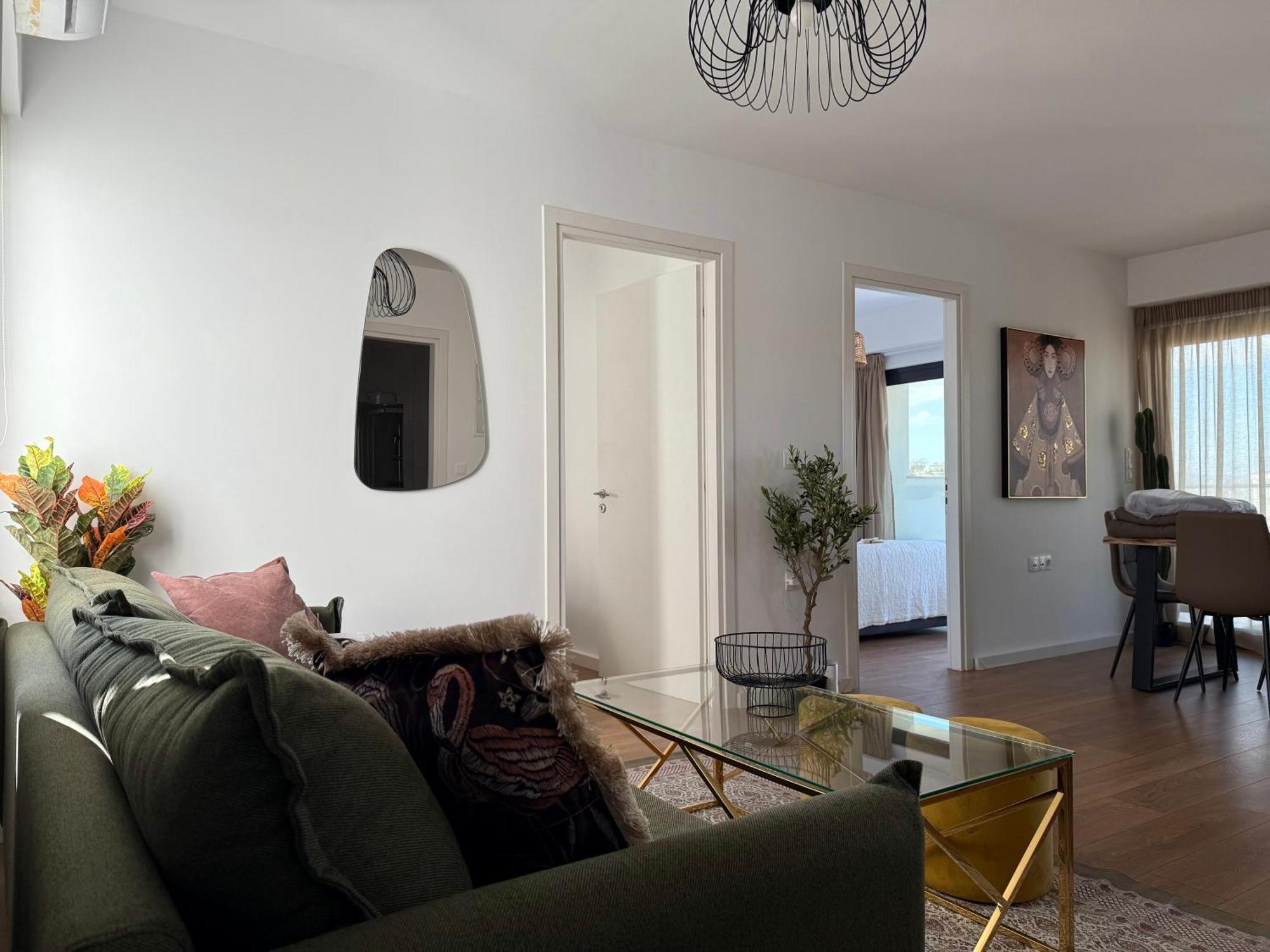 Th0 Futuristic Luxury Two Bedrooms With High-tech Amenities Apartment