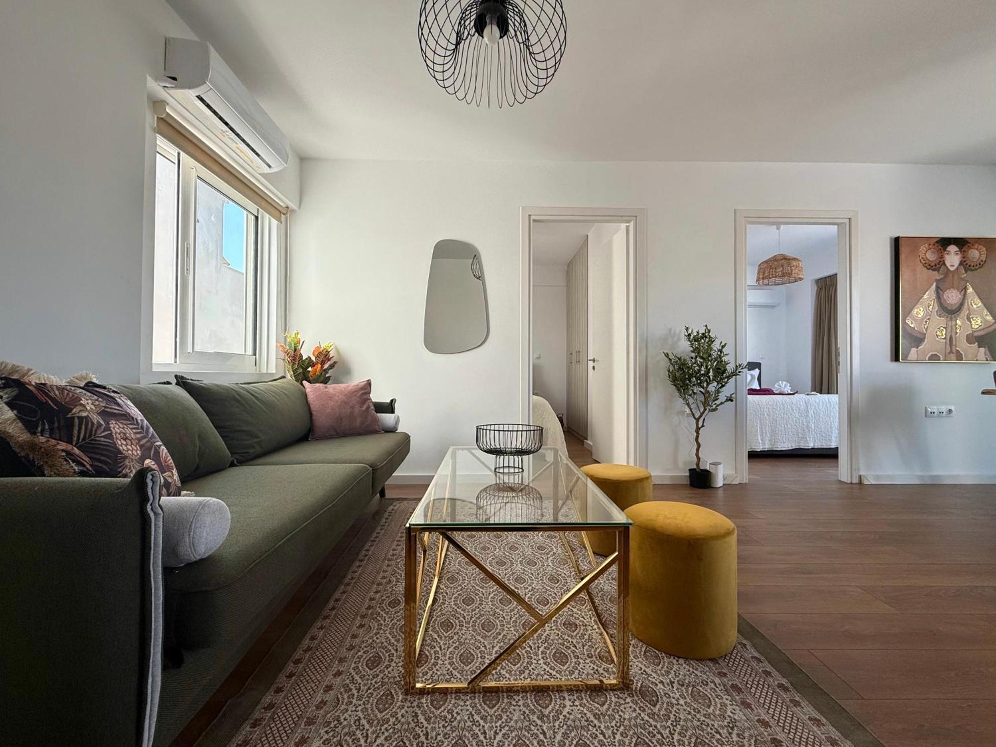 Apartment Th0 Futuristic Luxury Two Bedrooms With High-tech Amenities
