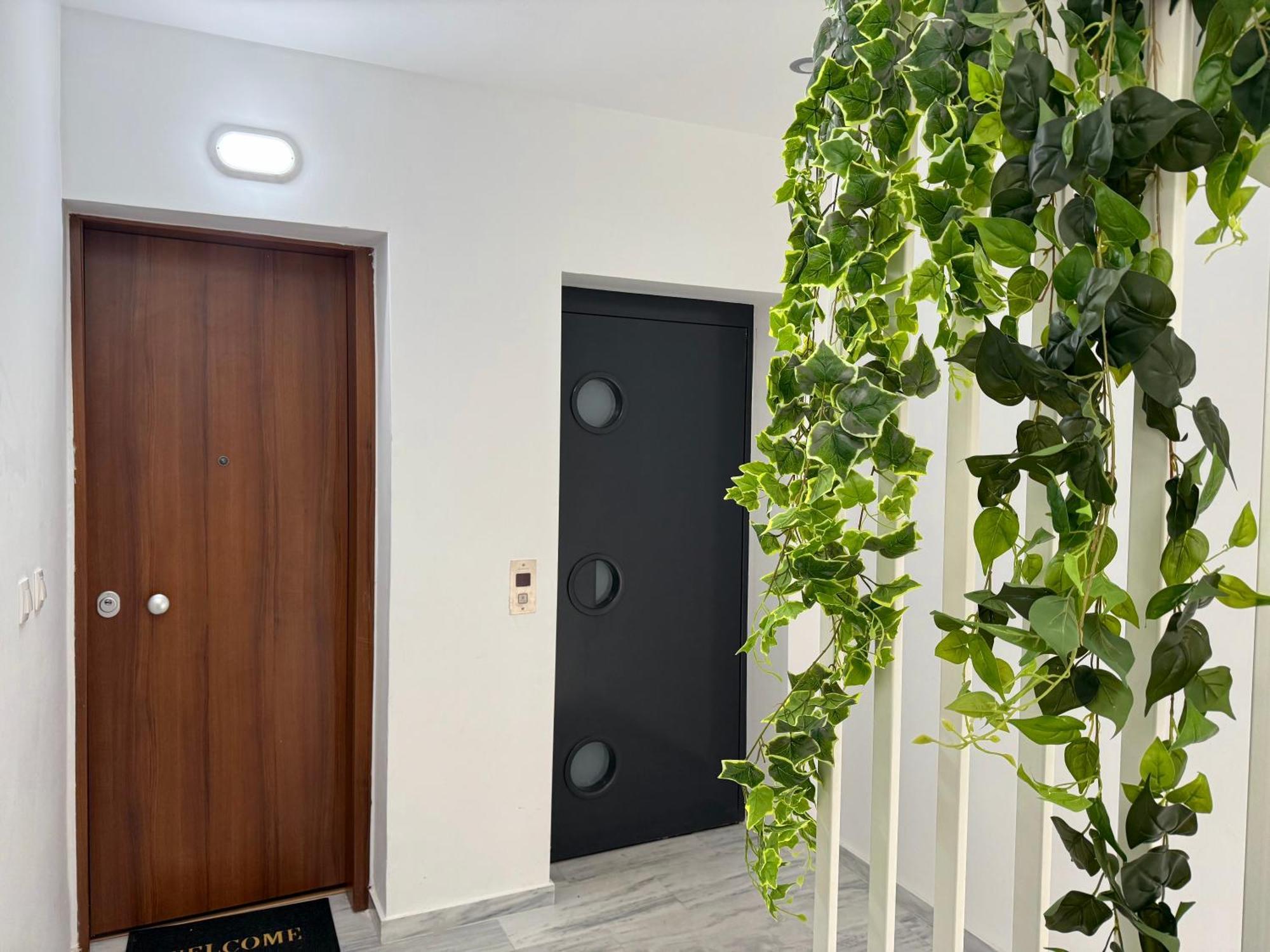 Th0 Futuristic Luxury Two Bedrooms With High-tech Amenities Apartment