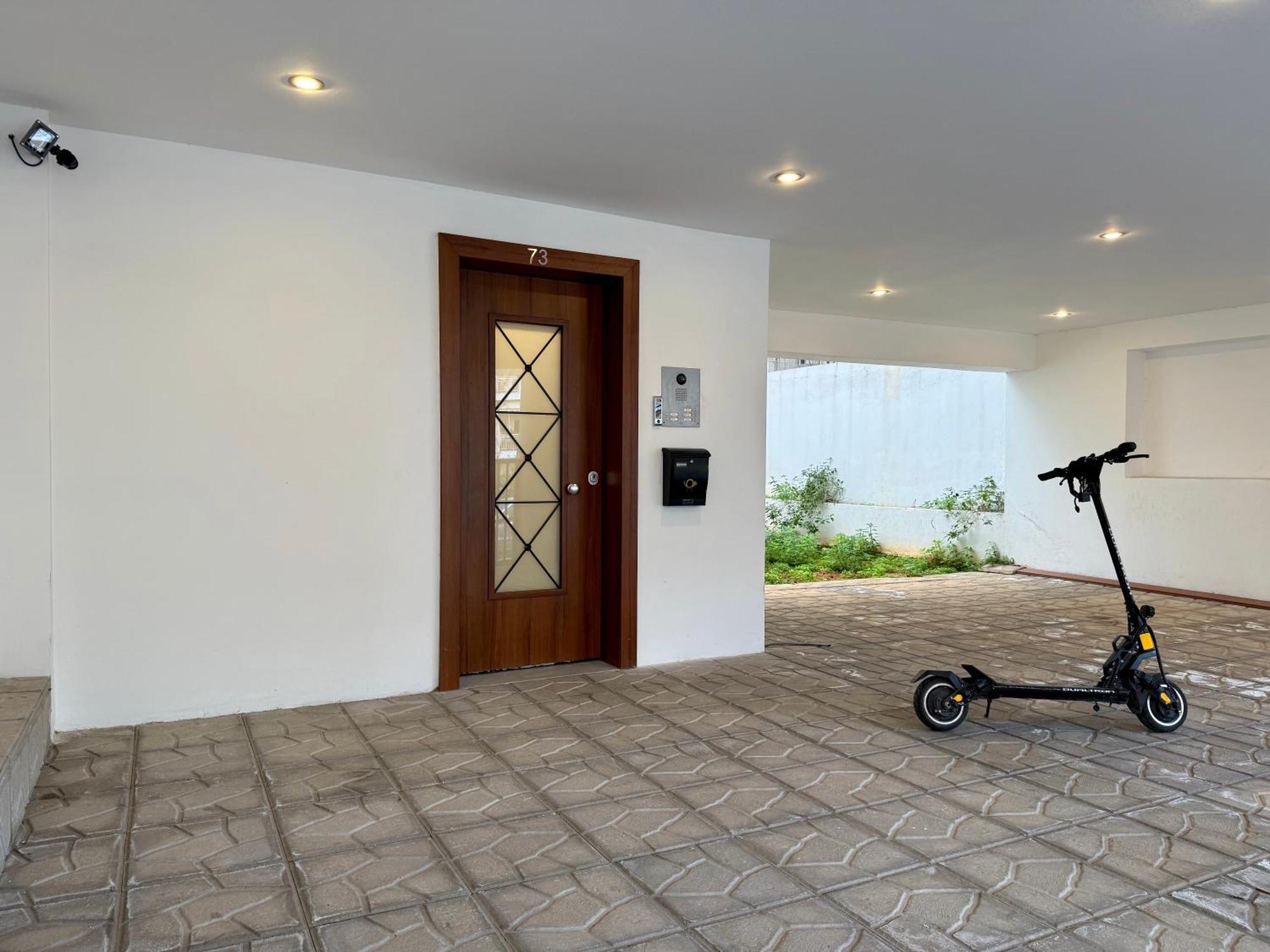 Th0 Futuristic Luxury Two Bedrooms With High-tech Amenities Apartment *