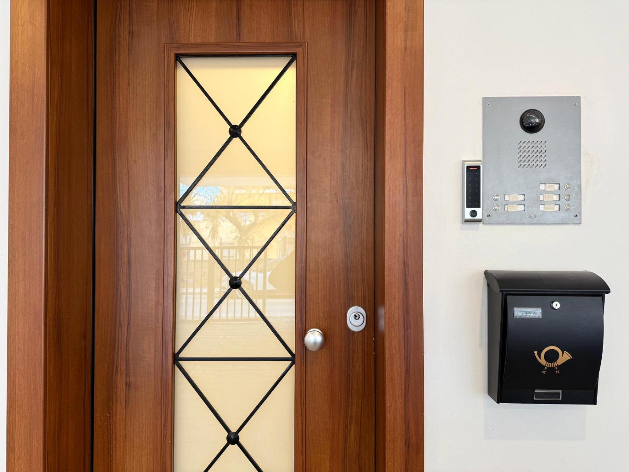 Apartment Th0 Futuristic Luxury Two Bedrooms With High-tech Amenities Athens