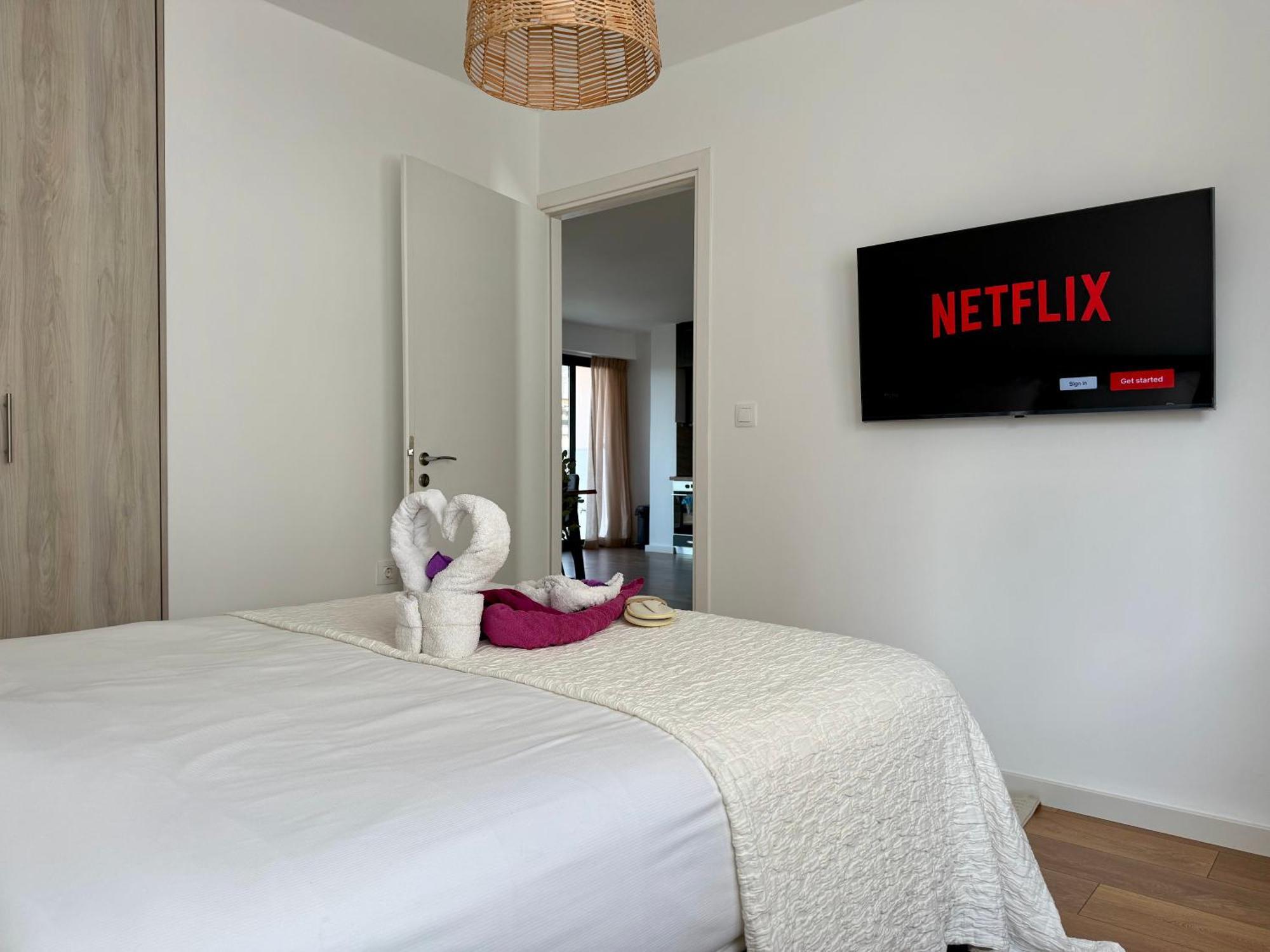Th0 Futuristic Luxury Two Bedrooms With High-tech Amenities Apartment Athens