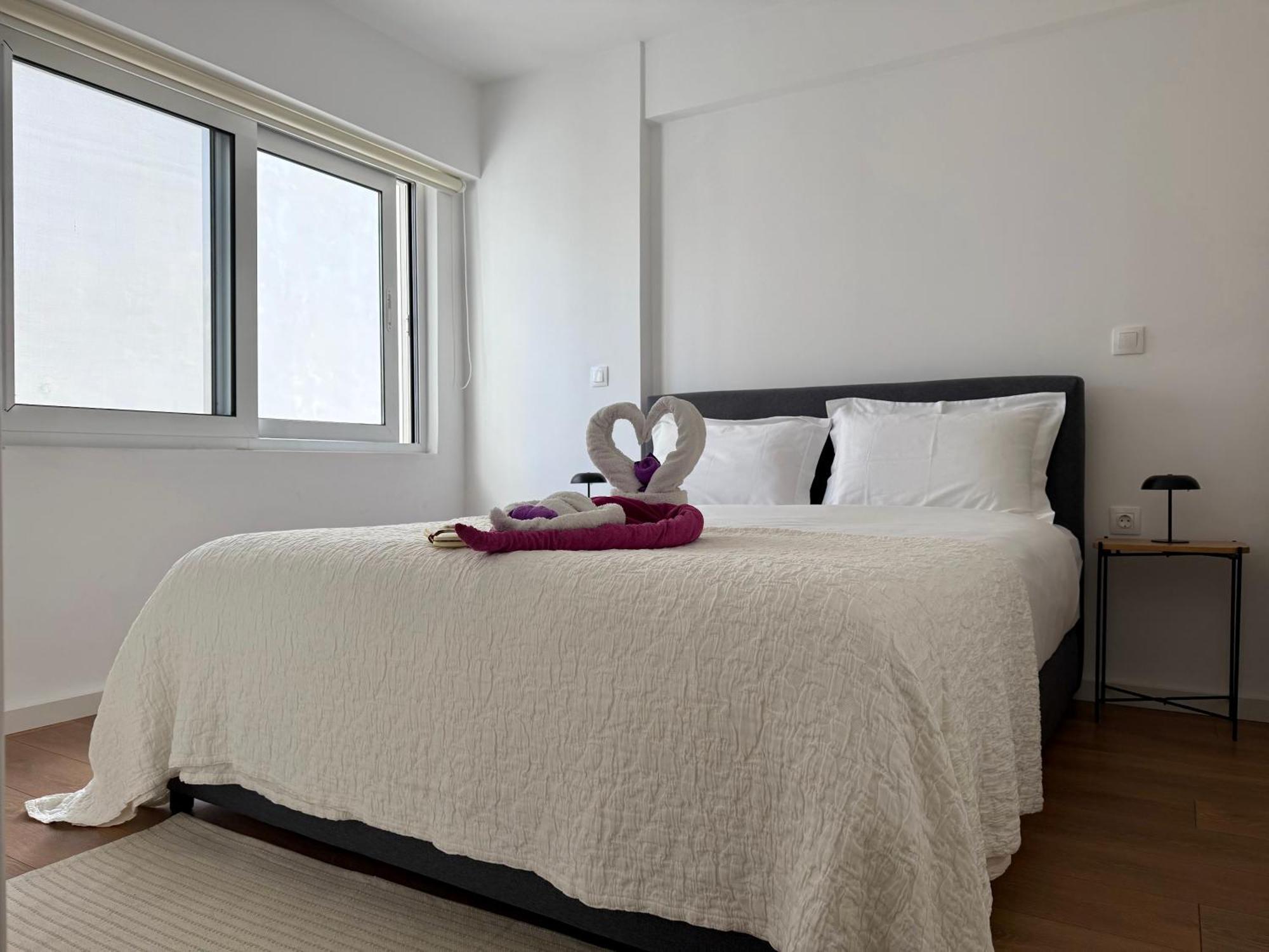 Th0 Futuristic Luxury Two Bedrooms With High-tech Amenities *