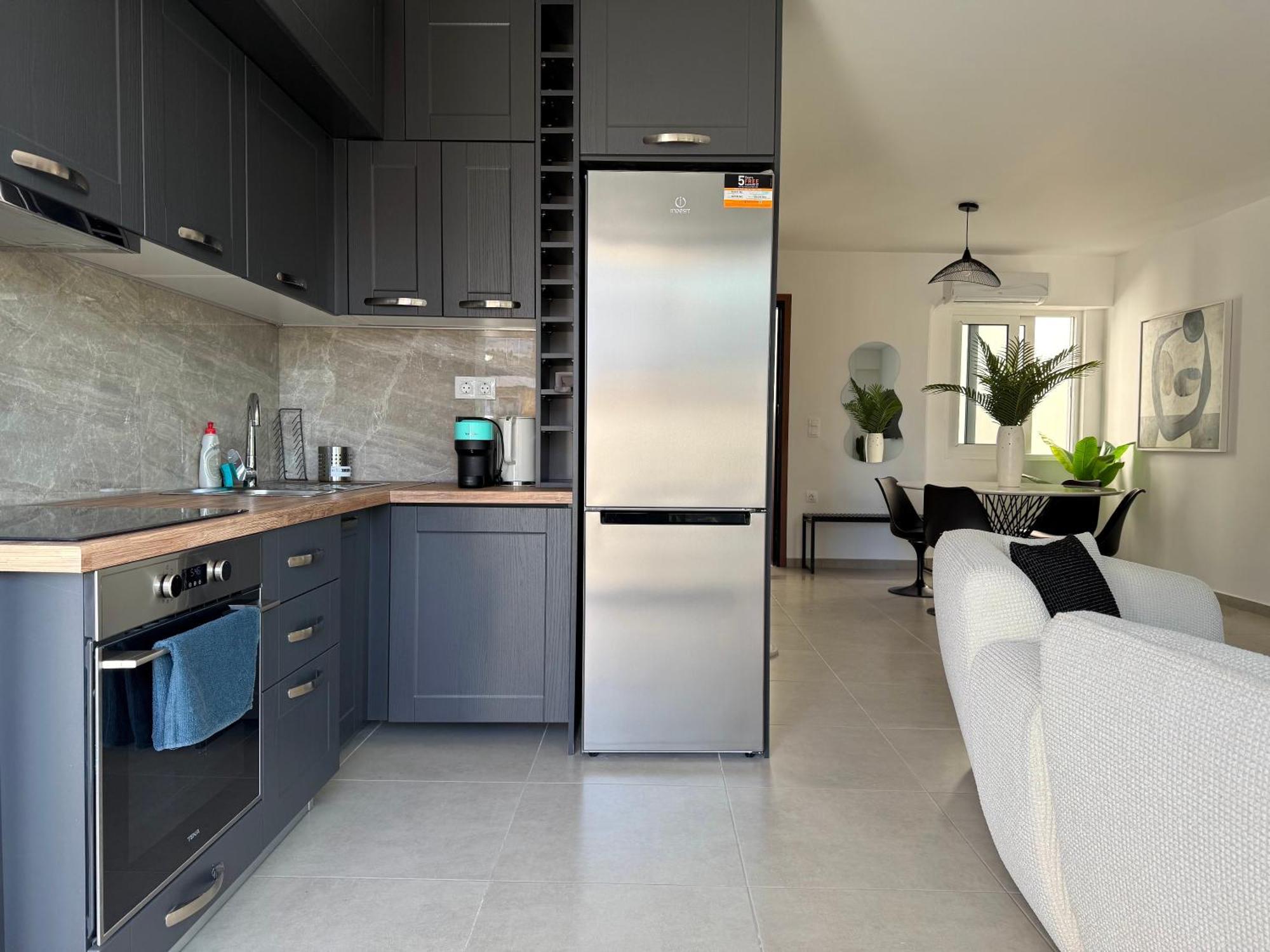 Th0 Futuristic Luxury Two Bedrooms With High-tech Amenities Apartment