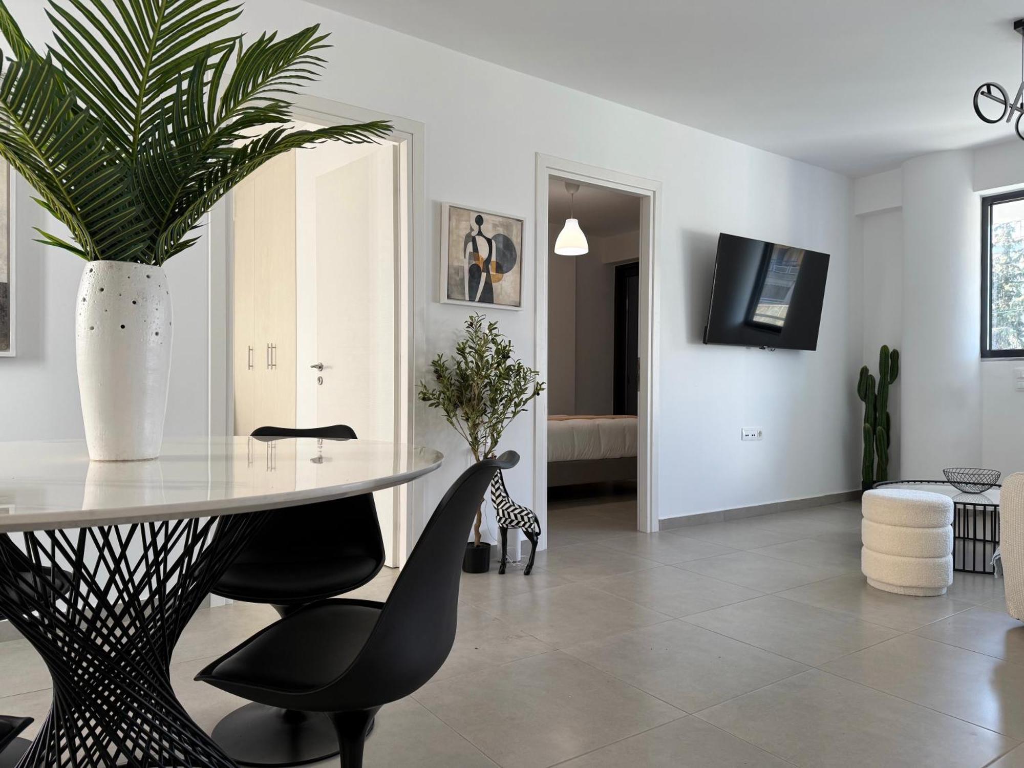 Apartment Th0 Futuristic Luxury Two Bedrooms With High-tech Amenities *