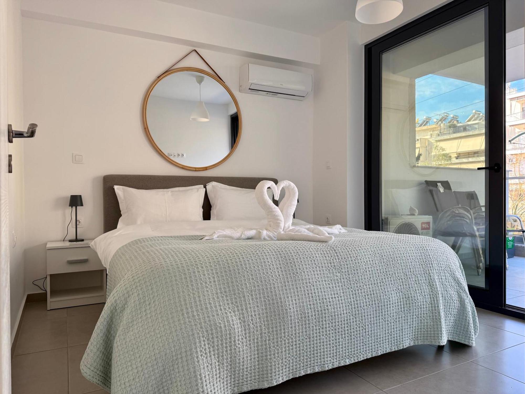 Apartment Th0 Futuristic Luxury Two Bedrooms With High-tech Amenities Athens