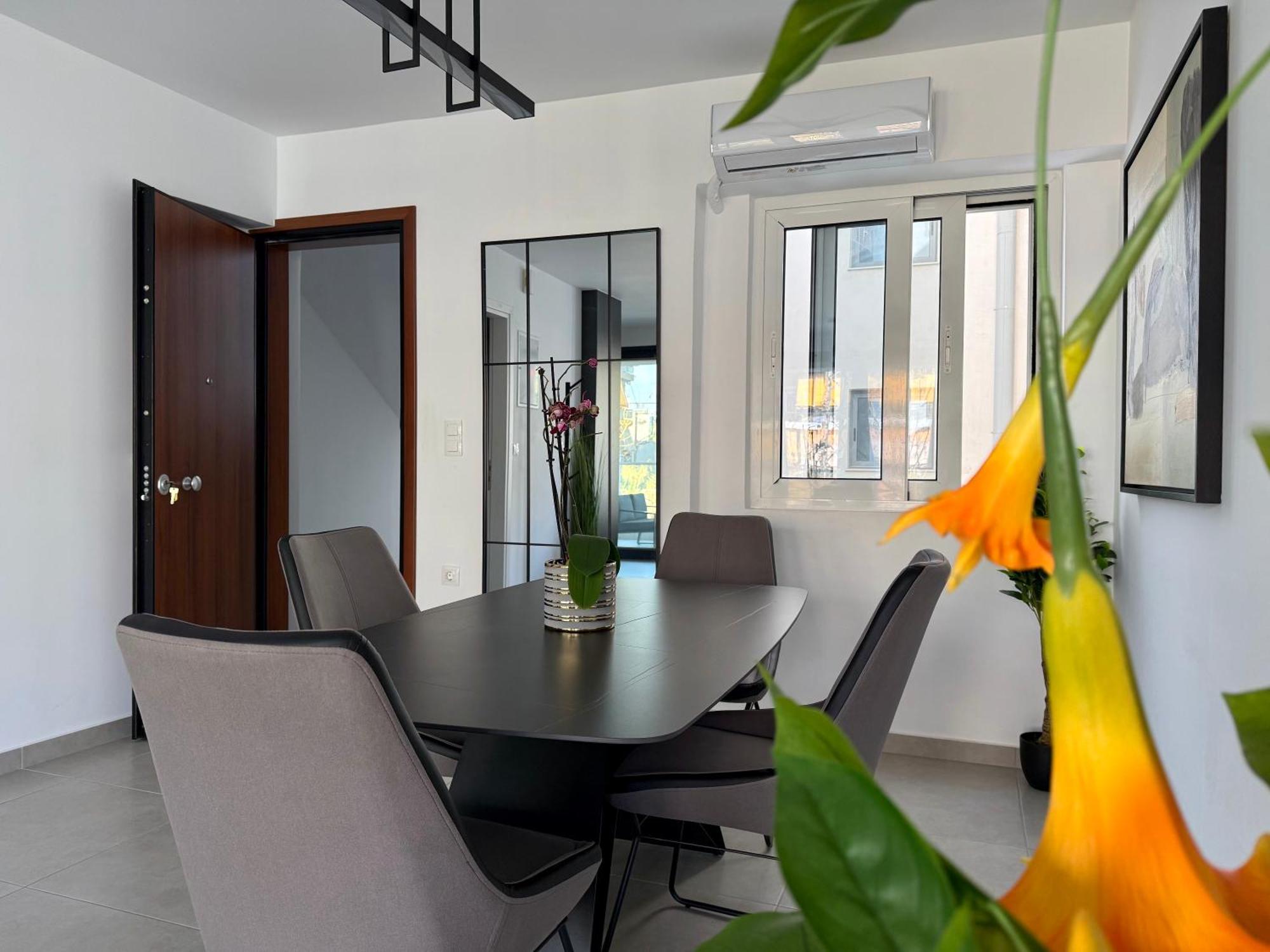 Apartment Th0 Futuristic Luxury Two Bedrooms With High-tech Amenities *