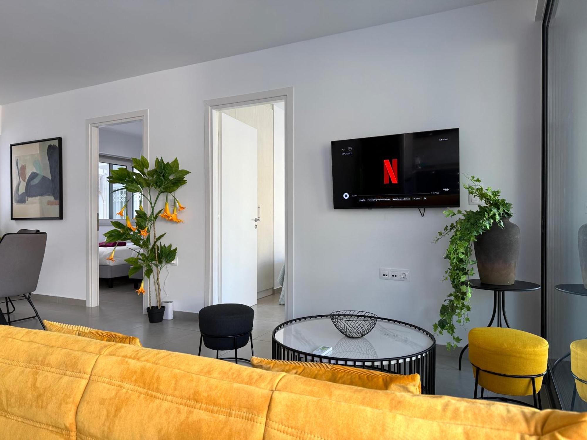 Th0 Futuristic Luxury Two Bedrooms With High-tech Amenities Athens
