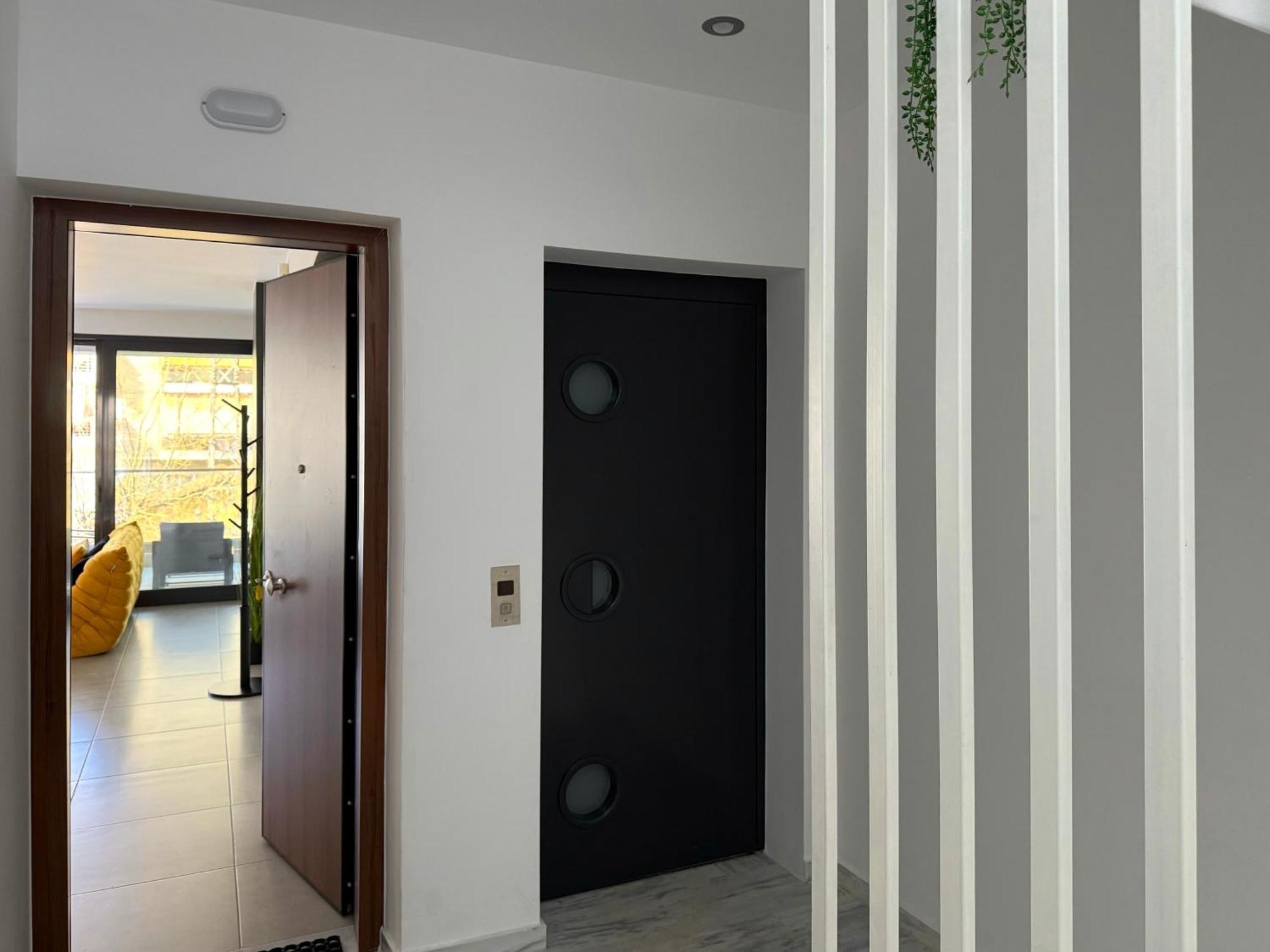 Th0 Futuristic Luxury Two Bedrooms With High-tech Amenities Athens