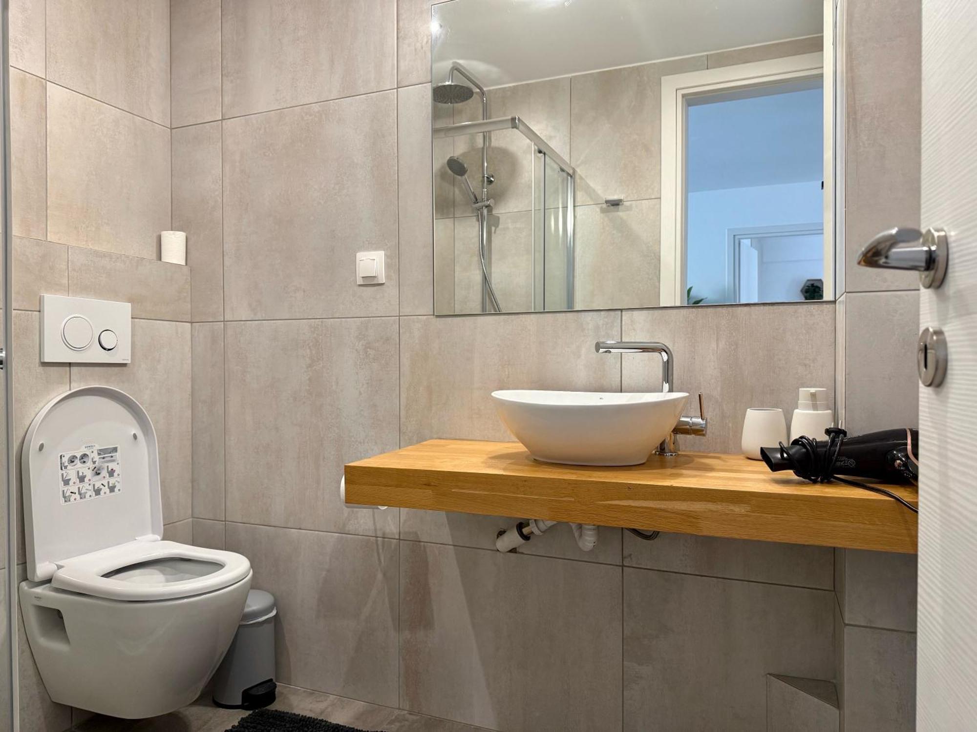 Apartment Th0 Futuristic Luxury Two Bedrooms With High-tech Amenities
